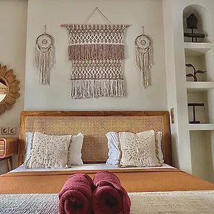 Raditya House Bed & Breakfast